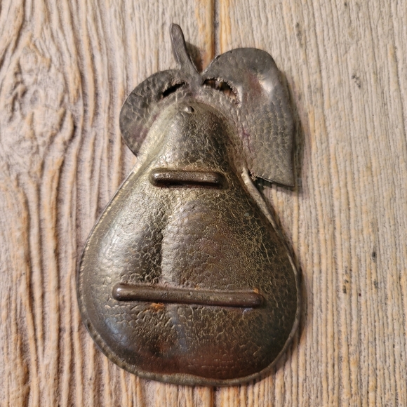 Small Brass Pear Dish Trinket Tray - Picture 3 of 3